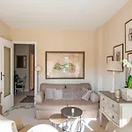 Apartmán In With Balcony Terrace