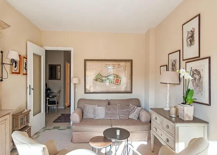 Appartement In With Balcony Terrace