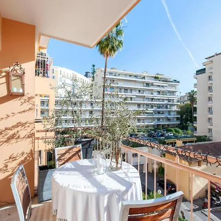 In With Balcony Terrace Apartamento