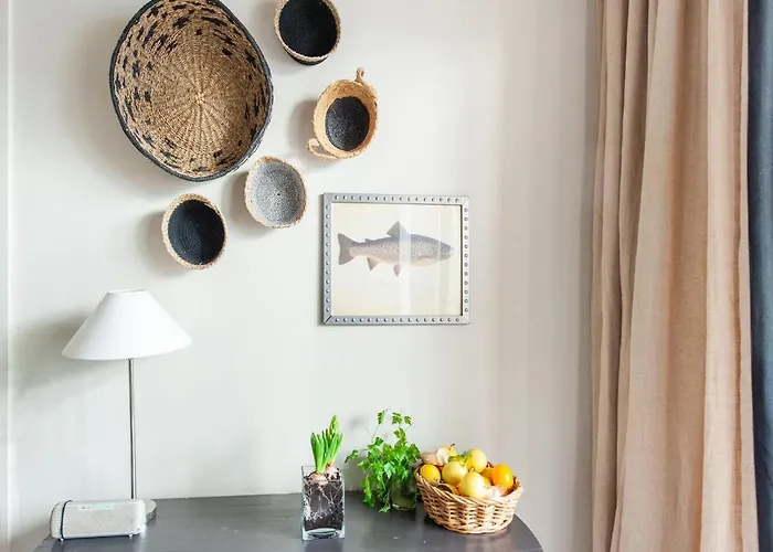 Апартаменты In With Balcony Terrace Ментона