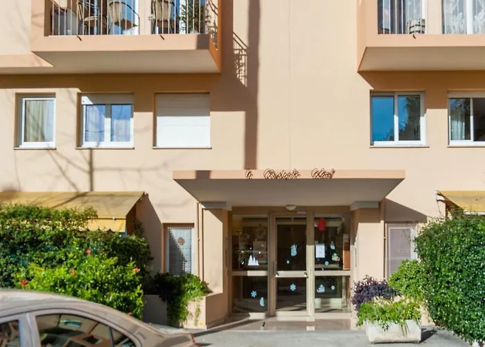 Апартаменти In With Balcony Terrace