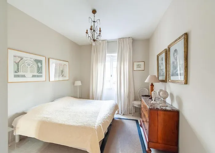 In With Balcony Terrace * Ментона