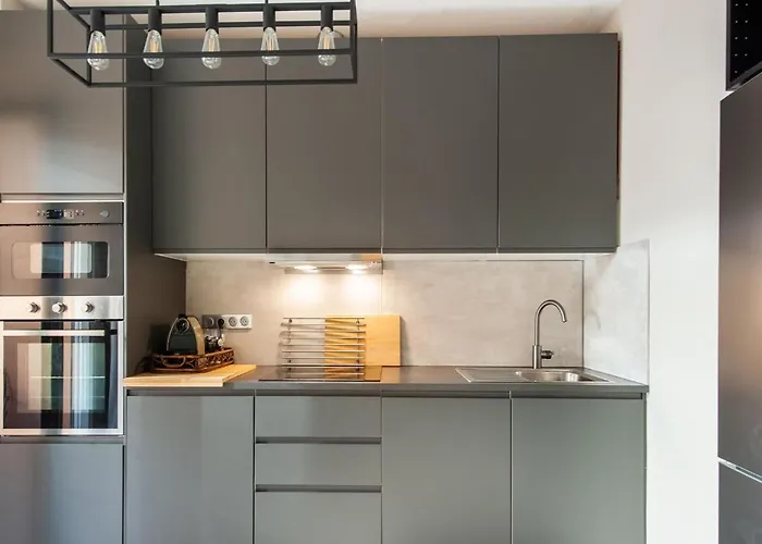 Апартаменты In With Balcony Terrace Ментона