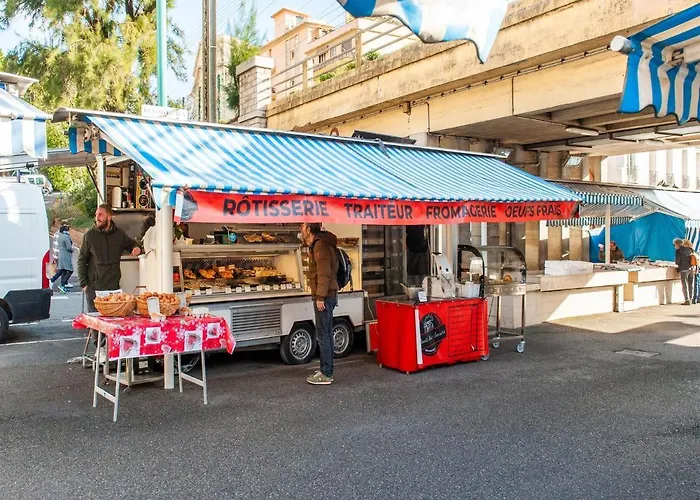 Апартаменти In With Balcony Terrace